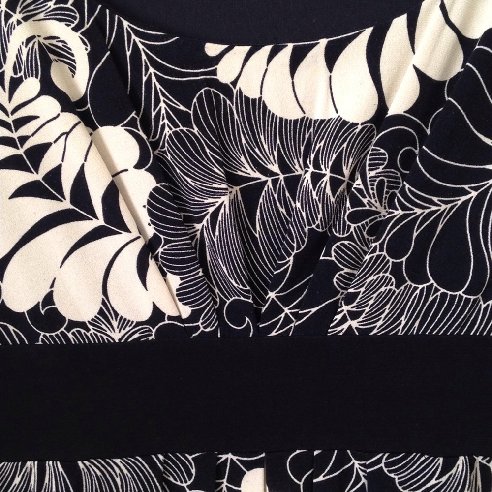 FINAL MARKDOWN Carina Long Sleeved Dress (14) - Picture 5 of 7